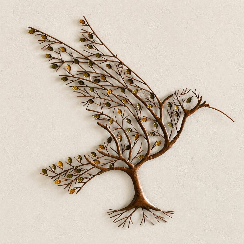 Metalen vogel van takken met groene blaadjes &mdash; 32 x 28,5 cm - productfoto